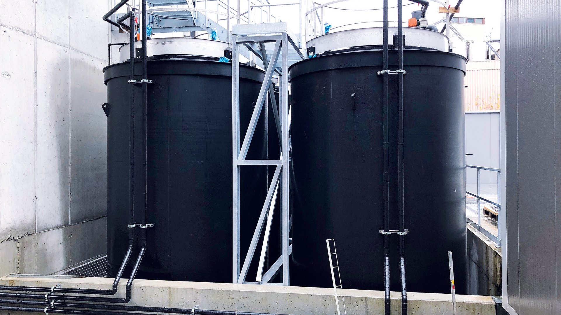 Process plants made of plastic to handle and store chemically-corrosive, aggressive liquids safely - Colasit