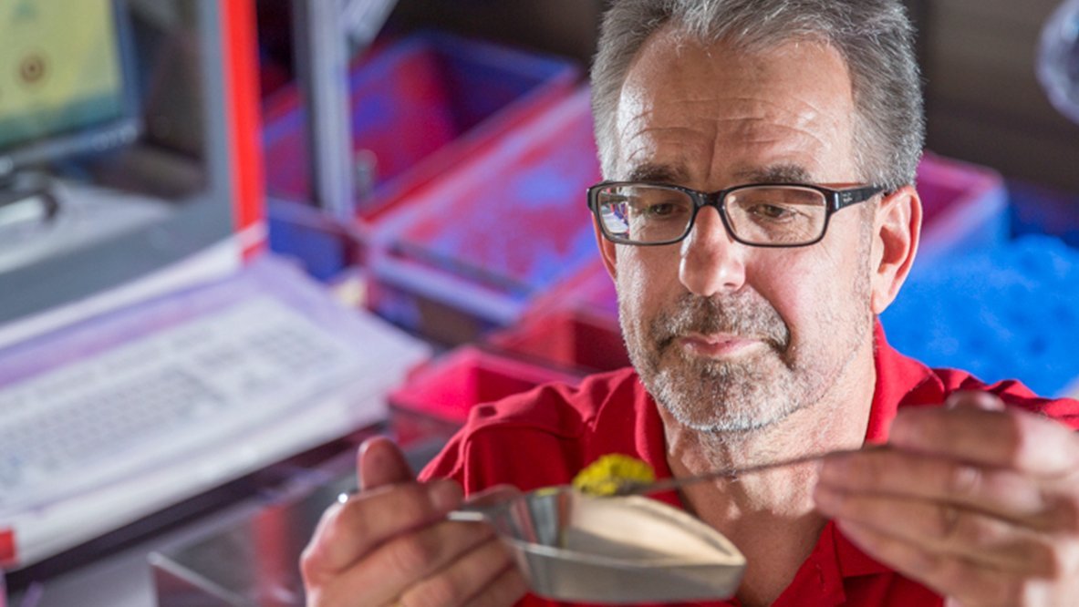 AT: Online guidebook for chemical resistance of plastics - Colasit